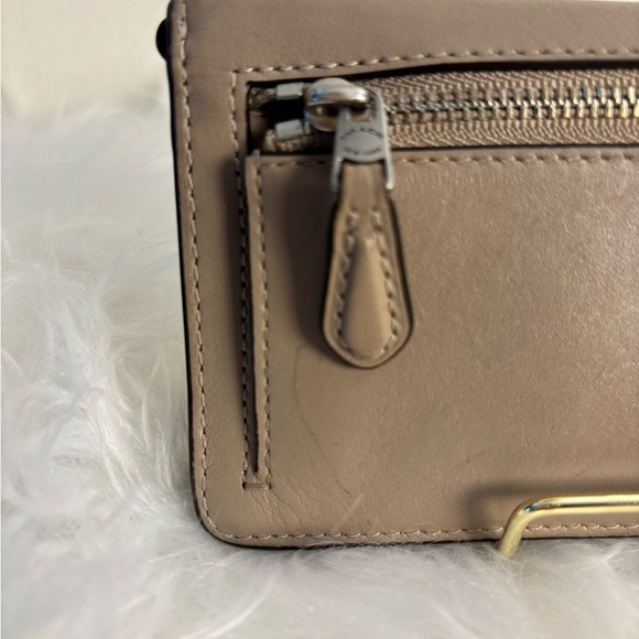 Coach Mauve Appliqué Floral Wallet/Wristlet Stone - Picture 4 of 10